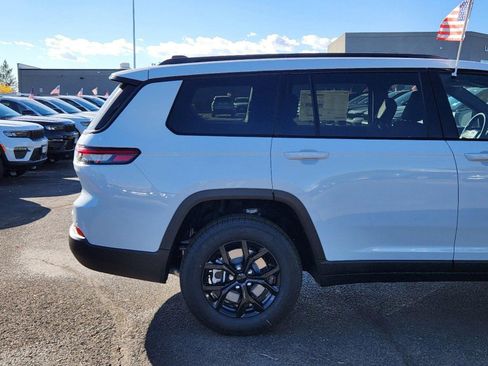 New 2025 Jeep Grand Cherokee L Altitude image 37