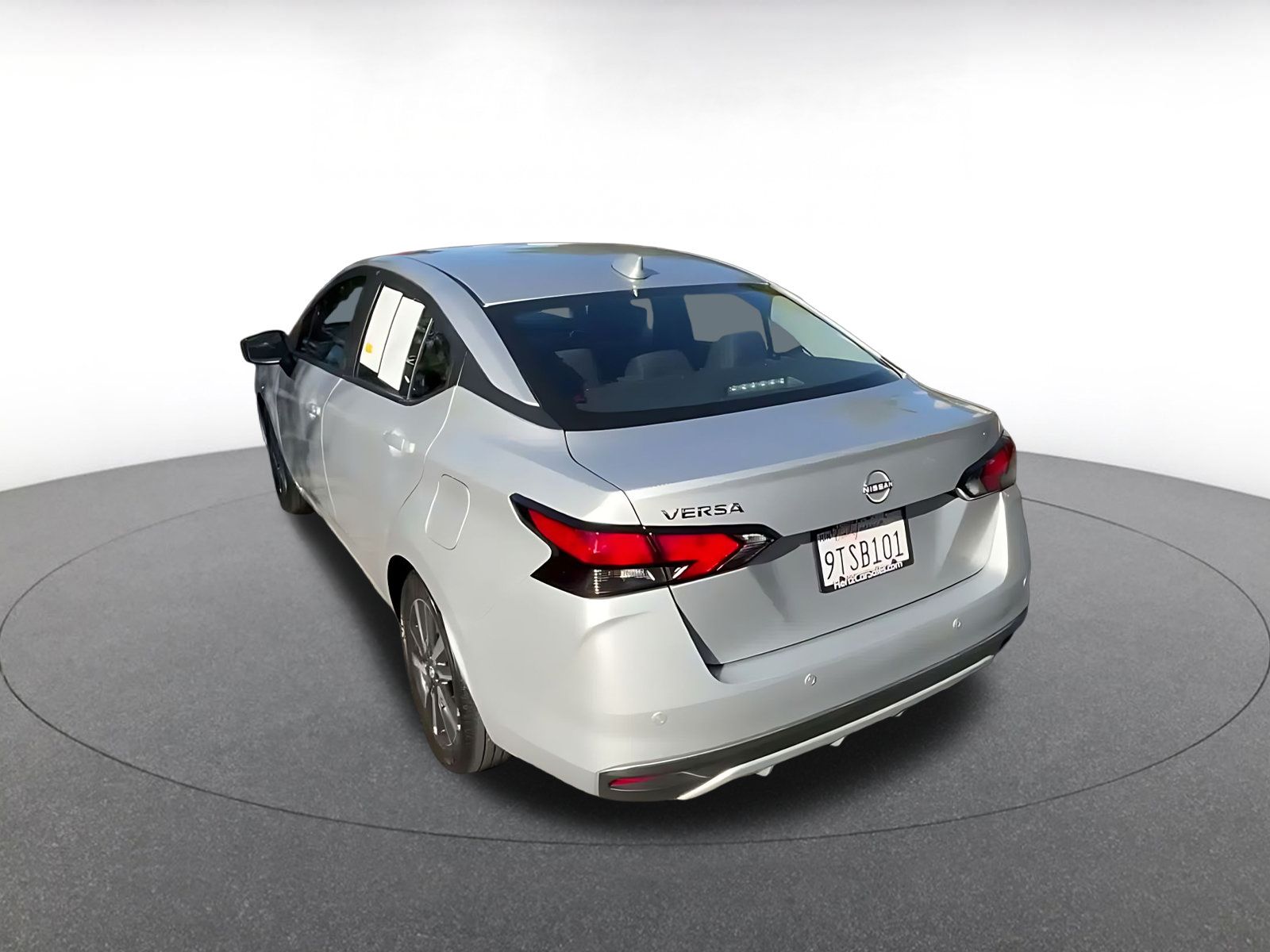 Used 2025 Nissan Versa SV FWD image 10