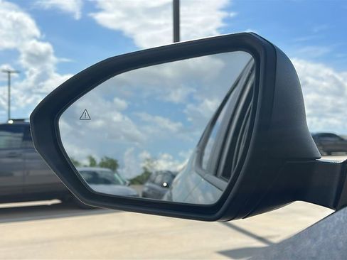 Used 2025 Hyundai Santa Cruz SE FWD image 18