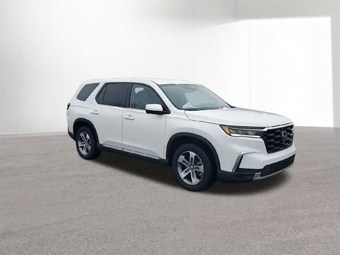 Used 2025 Honda Pilot EX-L image 2