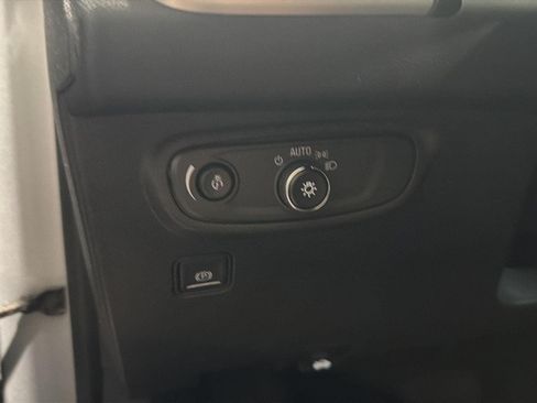 Used 2022 GMC Terrain SLE w/ Driver Convenience Package AWD/4WD image 19