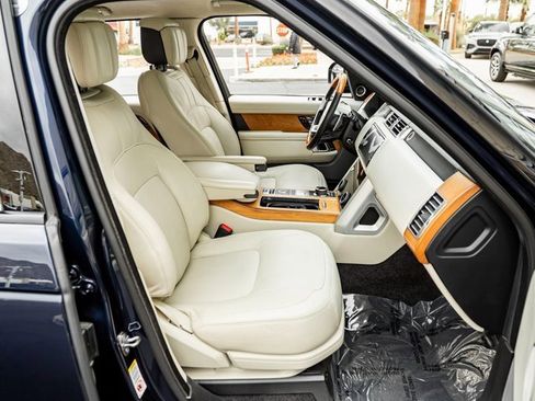 Used 2021 Land Rover Range Rover Autobiography image 28