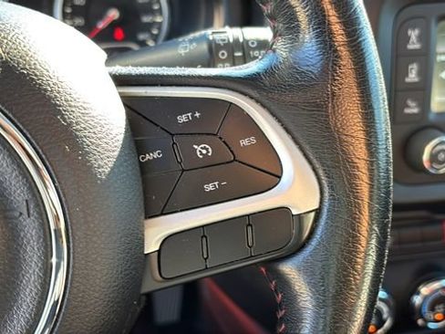 Used 2016 Jeep Renegade Trailhawk w/ Cold Weather Group AWD/4WD image 16
