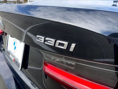 Certified 2025 BMW 330i Sedan image 9