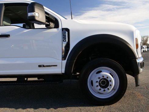 Used 2024 Ford F550 XL DRW 4X4 / V8 Diesel / Paylo image 39
