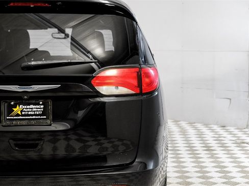 Used 2020 Chrysler Voyager Lxi image 47
