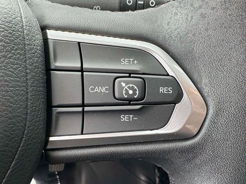 Used 2023 Jeep Compass Latitude w/ Sun and Sound Group AWD/4WD image 22