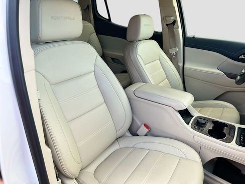 Used 2022 GMC Acadia Denali AWD/4WD image 30