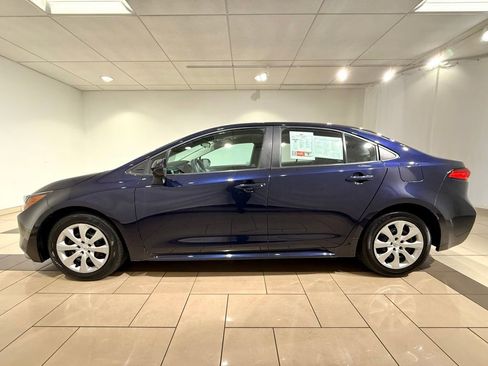 Used 2024 Toyota Corolla LE image 2