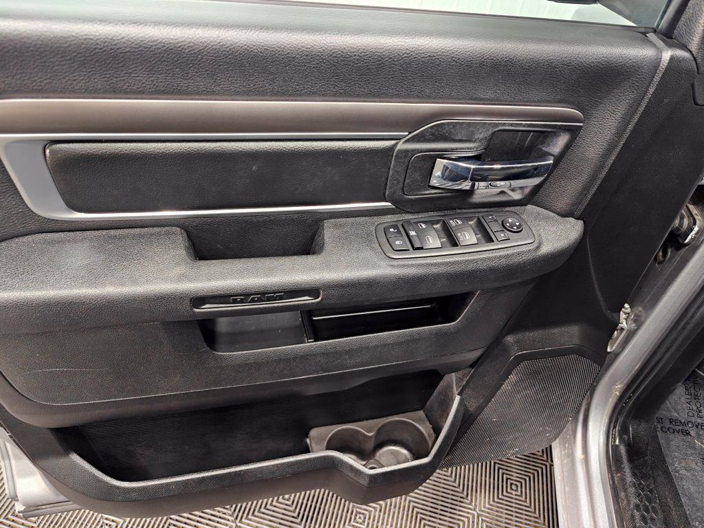 Used 2024 RAM 1500 Warlock AWD/4WD image 41