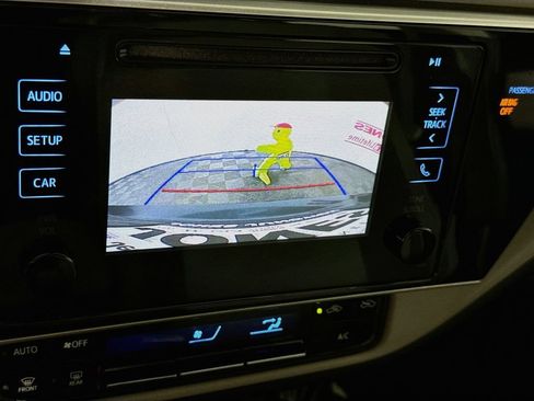 Certified 2019 Toyota Corolla LE FWD image 6