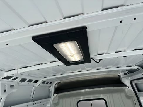 Used 2024 RAM ProMaster 2500 w/ Convenience Group FWD image 32