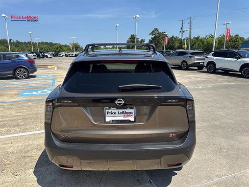 Certified 2025 Nissan Kicks SR FWD image 6