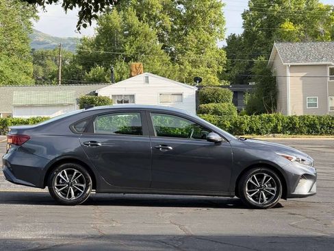 Used 2024 Kia Forte LXS w/ LXS Technology Package FWD image 4