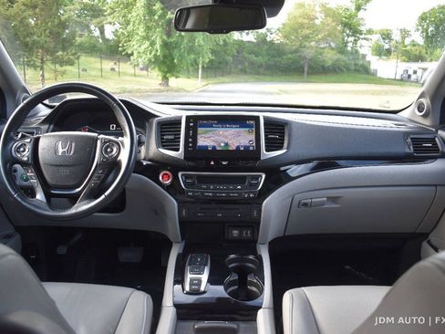Used 2016 Honda Pilot Touring image 21