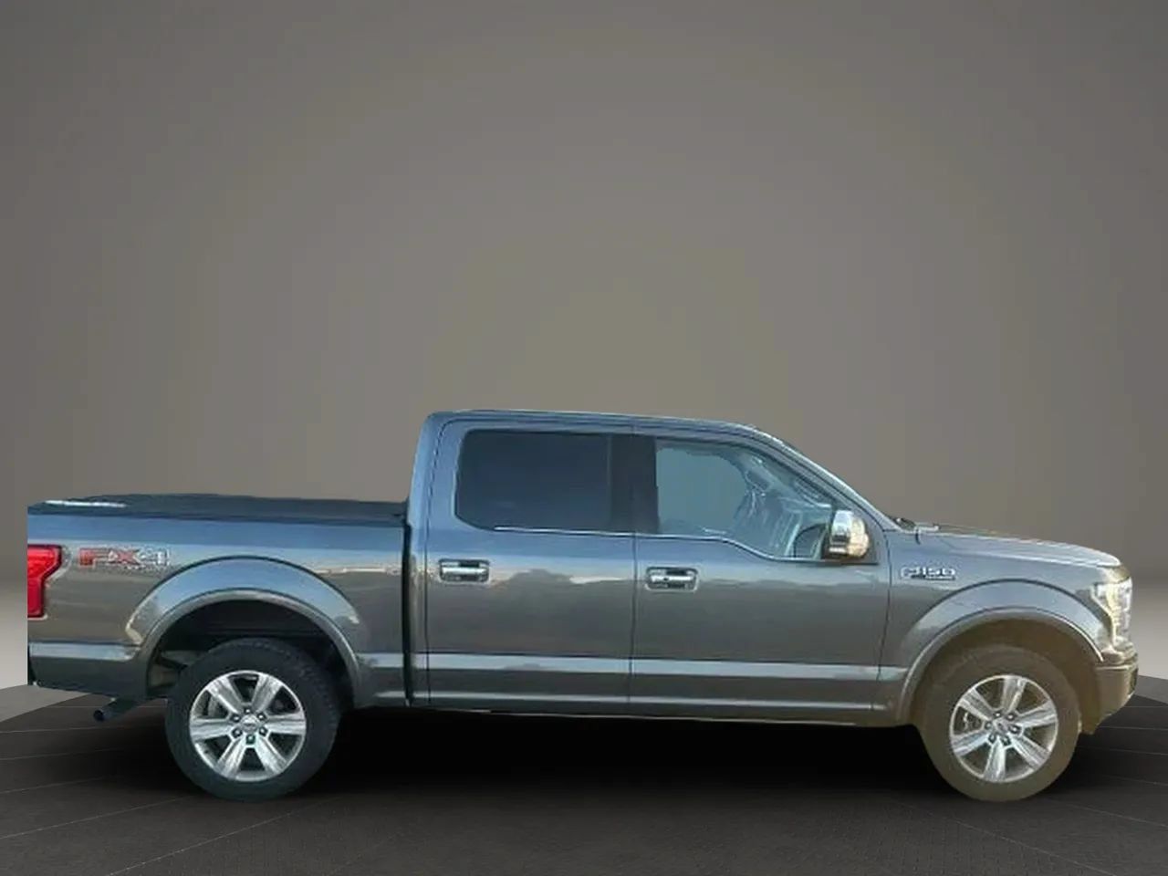 Used 2019 Ford F150 Platinum w/ Equipment Group 701A Luxury AWD/4WD image 9