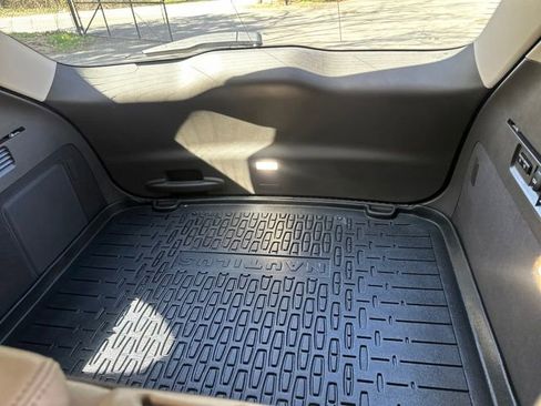 Used 2022 Lincoln Nautilus AWD w/ Premium Package image 31