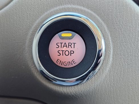 Used 2015 Nissan Pathfinder Platinum image 28