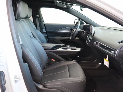 Used 2024 Cadillac Lyriq Tech RWD image 19