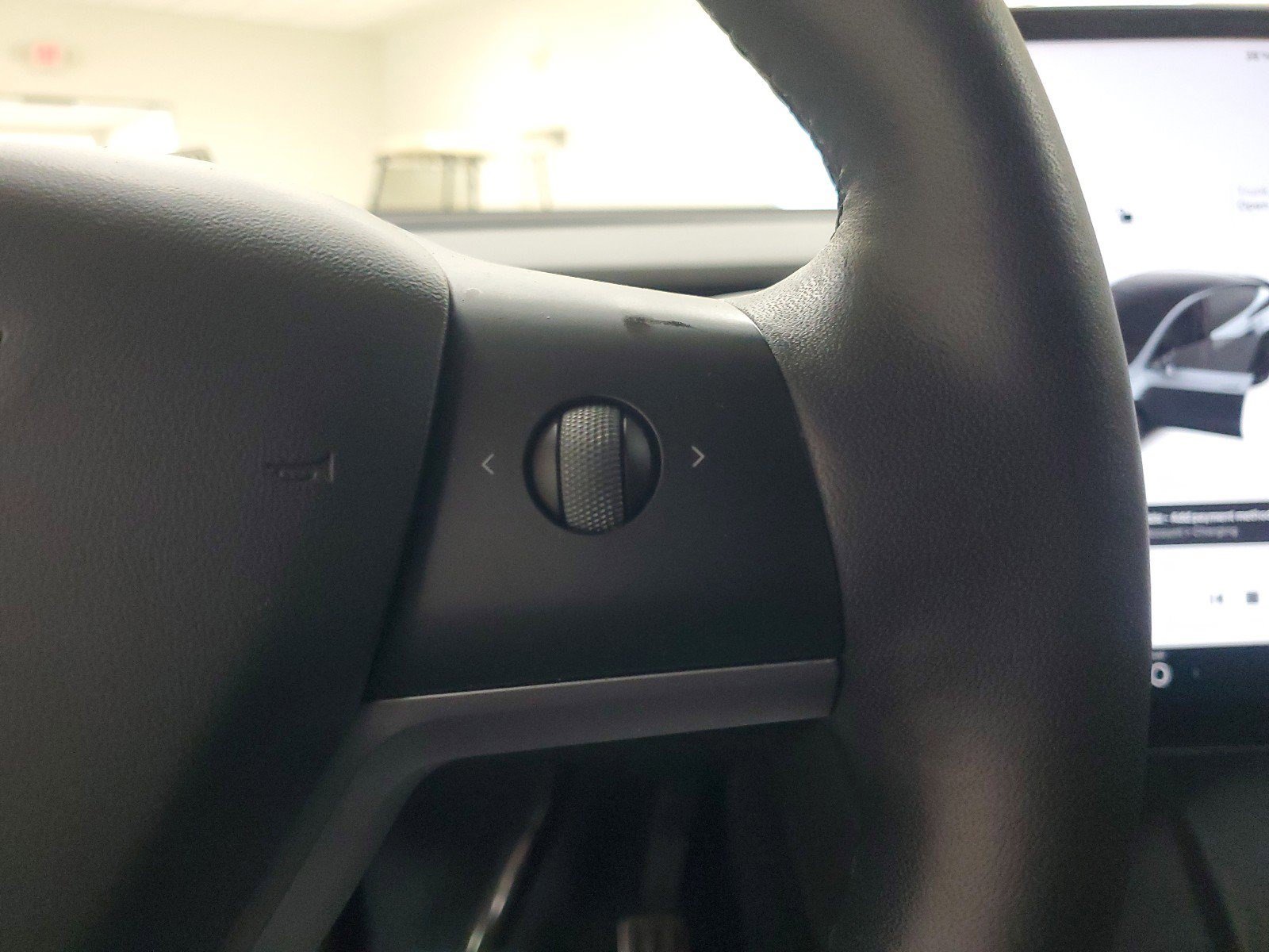 Used 2022 Tesla Model Y Long Range AWD/4WD image 24