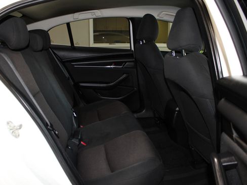 Used 2020 MAZDA MAZDA3 Sedan FWD image 33