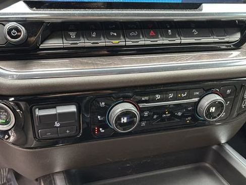 Used 2024 Chevrolet Silverado 2500 LTZ w/ LTZ Premium Package image 31