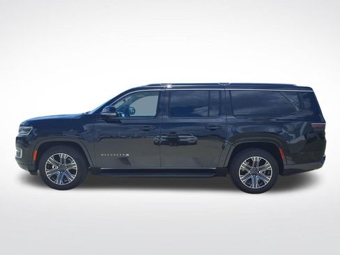 Used 2024 Jeep Wagoneer L Series II w/ Flexible Seating Group AWD/4WD image 5