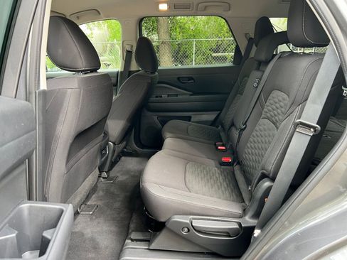 Used 2025 Nissan Pathfinder SV image 43