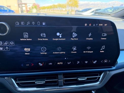 Used 2025 Chevrolet Equinox EV LT image 36