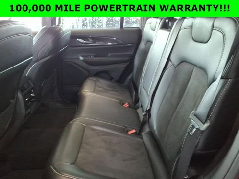 Used 2023 Jeep Grand Cherokee Altitude image 12