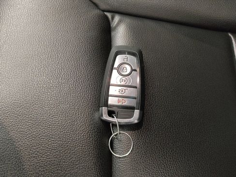 Used 2020 Ford Explorer XLT w/ Equipment Group 202A RWD image 32