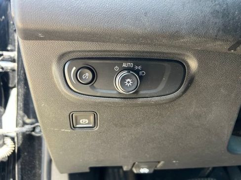 Used 2024 GMC Terrain SLE w/ Driver Convenience Package AWD/4WD image 13
