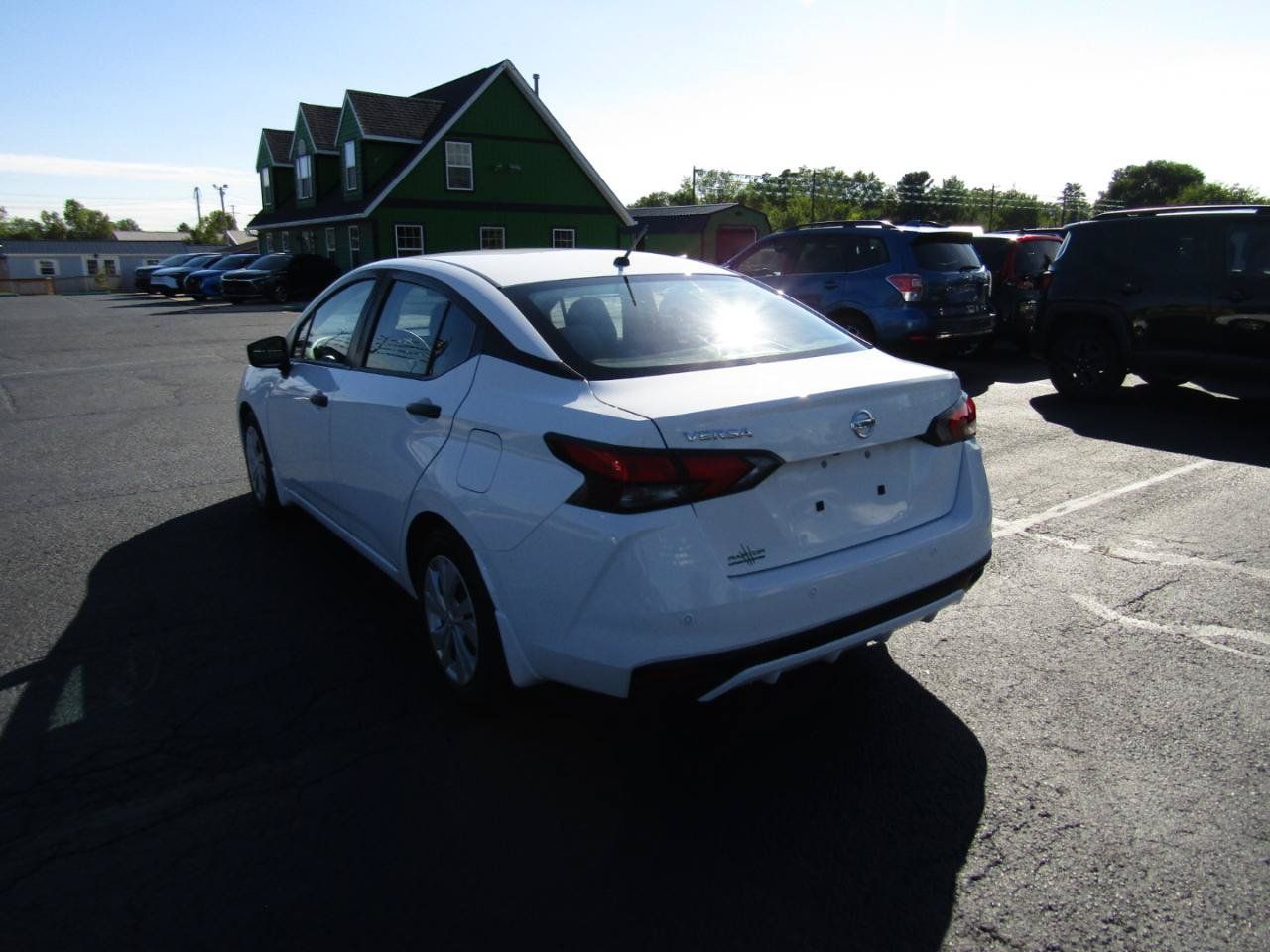 Used 2020 Nissan Versa S FWD image 5
