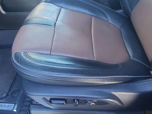 Used 2021 Chevrolet Silverado 2500 High Country w/ Z71 Off-Road Package image 26