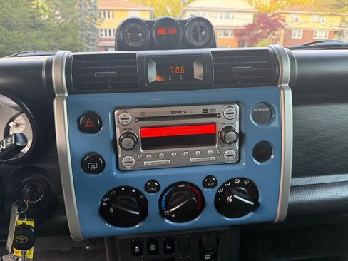 Used 2012 Toyota FJ Cruiser 4WD w/ Upgrade Pkg image 19