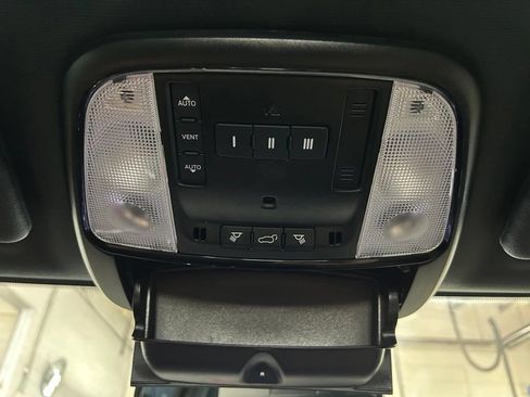 Used 2023 Dodge Durango GT AWD/4WD image 38