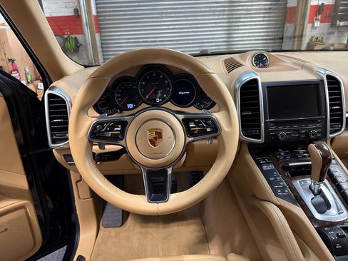Used 2016 Porsche Cayenne image 12