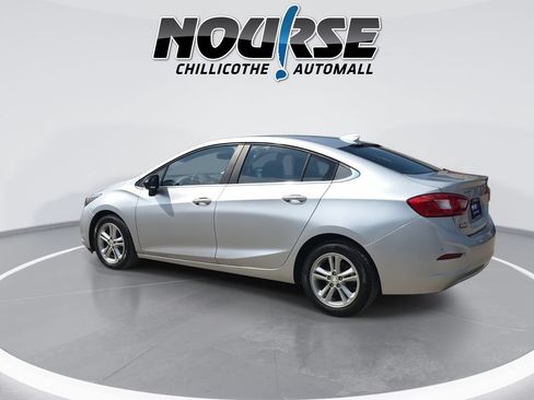 Used 2018 Chevrolet Cruze LT w/ Convenience Package FWD image 6