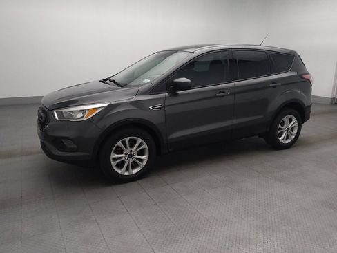 Used 2017 Ford Escape SE FWD image 2