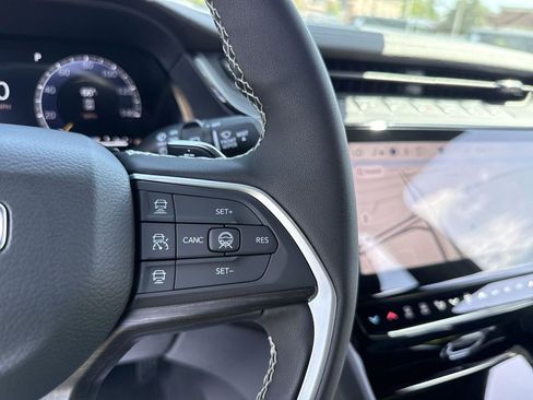 New 2026 Jeep Grand Cherokee Altitude image 16