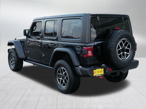 Used 2024 Jeep Wrangler Unlimited Rubicon image 3