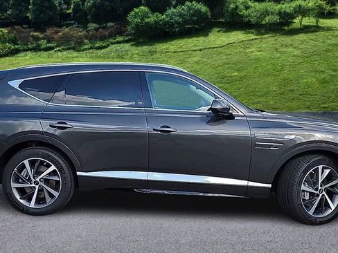 Used 2025 Genesis GV80 2.5T Advanced image 9