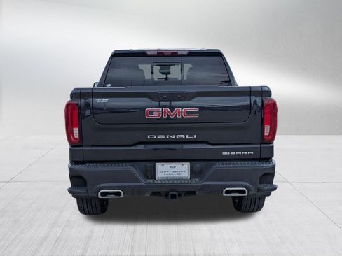 Used 2025 GMC Sierra 1500 Denali AWD/4WD image 5