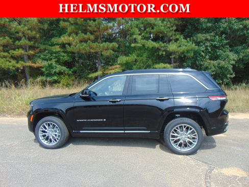 New 2025 Jeep Grand Cherokee Summit image 2