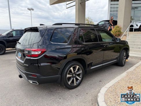 Used 2024 Honda Pilot Touring image 3