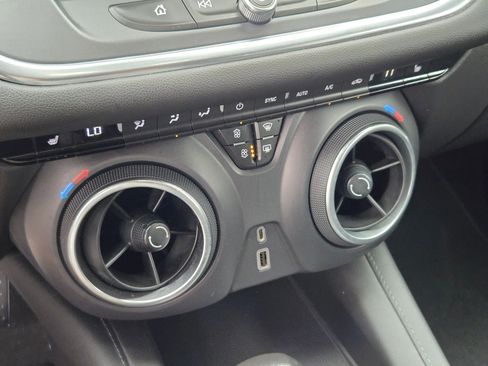 Used 2021 Chevrolet Blazer LT w/ Sound & Technology Package image 19