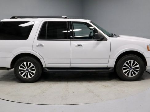 Used 2017 Ford Expedition XLT image 11
