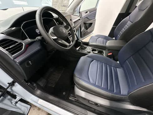New 2026 Volkswagen Taos SEL image 18
