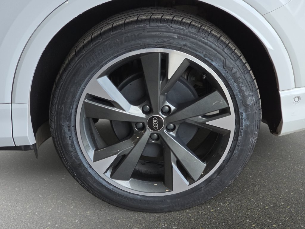 Used 2024 Audi Q4 e-tron Premium Plus w/ Premium Plus AWD/4WD image 35