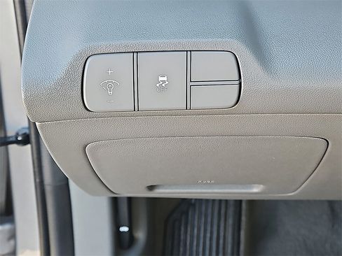 Used 2024 Hyundai Elantra SEL image 22